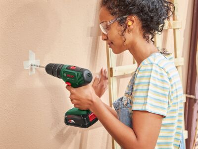 Bosch EasyImpact 18V-40 Çift Akülü Matkap (2X2,0 Ah) - 06039D8108 - 3