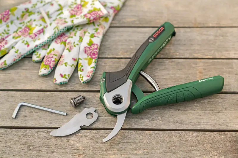 Bosch EasyPrune Bahçe Makası - 06008B2100